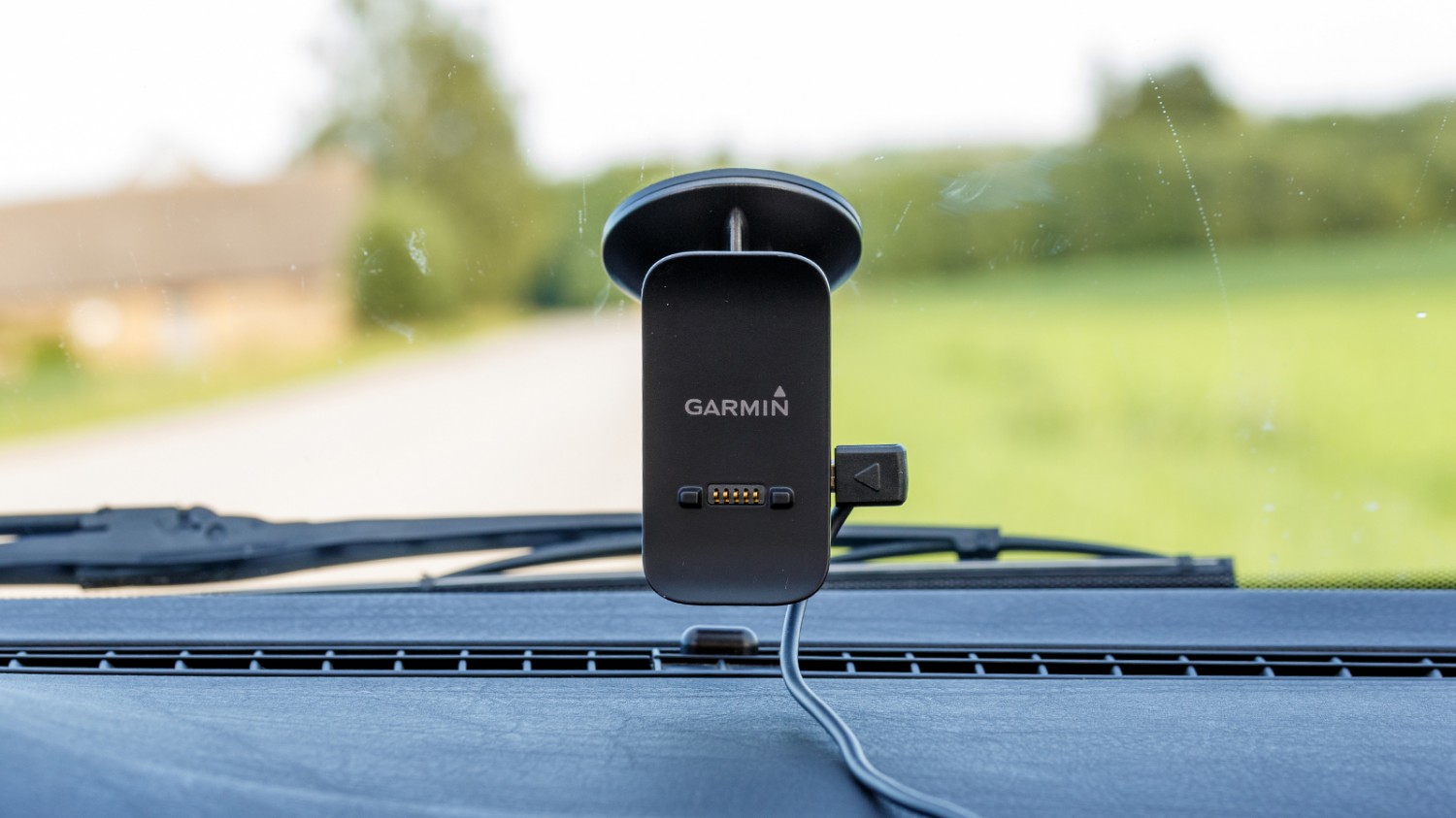 garmin-drive-024-kinnitus-luxe