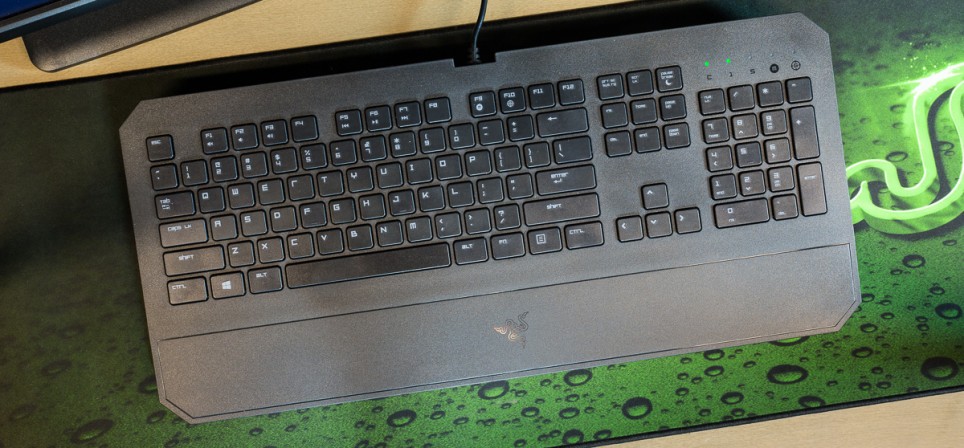 Razer Deathstalker Essential on mängurikuues ametnik. Või vastupidi