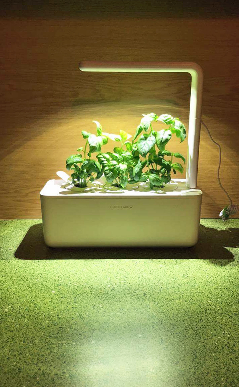 click-and-grow-smart-garden