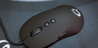 Qpad DX-20 mängurihiir – väike, väle, värviline