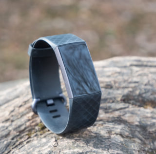 Fitbit Charge 3 kuulub aktiivsusmonitoride tippklassi