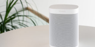 Hea häälega, kuid mitte väga nutikas Sonos One (Gen 2) kõlar