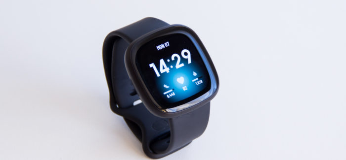 Fitbit Versa 3 nutikell pakatab uutest funktsioonidest