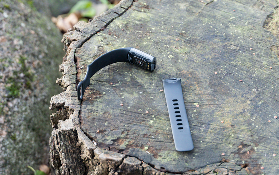 Fitbit Charge 5