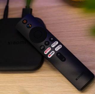 Mitme viguriga teise põlvkonna Xiaomi TV Box S taskuteleviisor