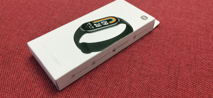 Xiaomi Smart Band 8 aktiivsusmonitor on miniatuurne, ent tõhus